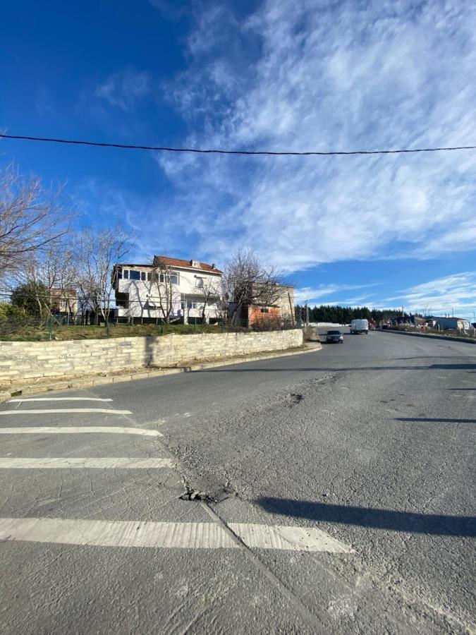 Apartamento Triplex House Near The Airport Arnavutkoy Exterior foto